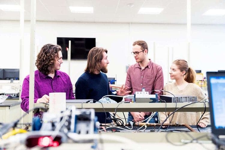 7c37ac27-38b1-49e1-8234-e0c3442fbe4d