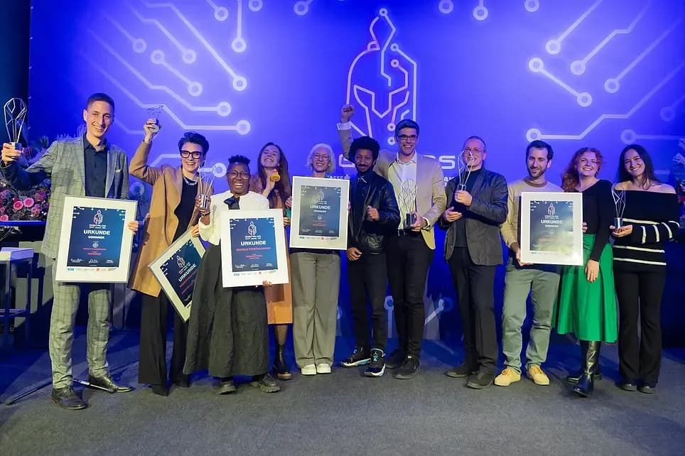 3176122_standalone-964w_1Dd5I1_CnSjpl